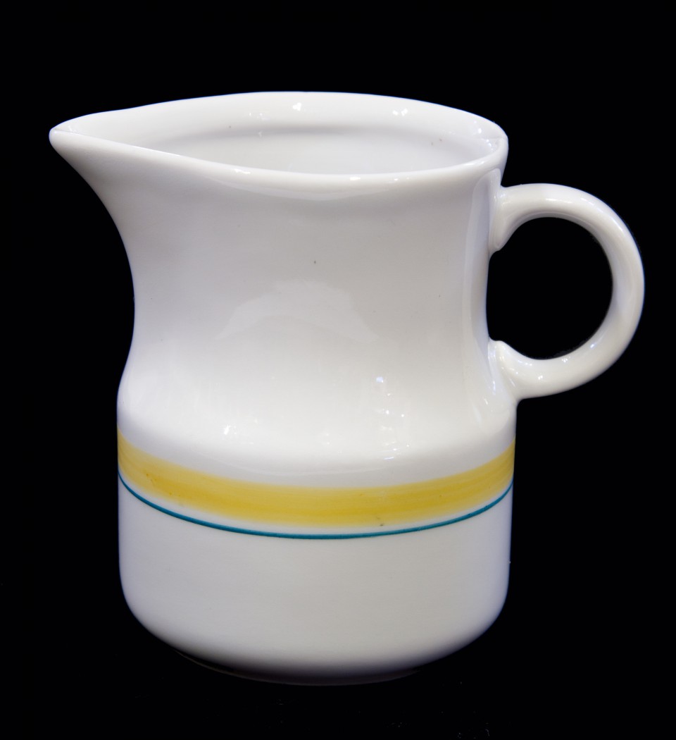 Dzbanuszek  porcelanowy