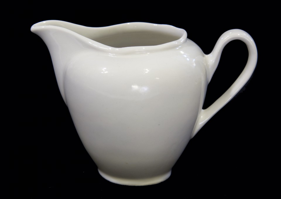 Dzbanuszek porcelanowy