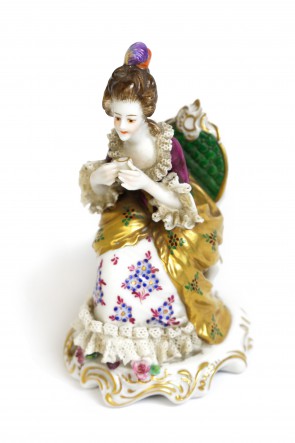 Figurka porcelanowa - Dama