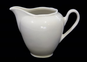 Dzbanuszek porcelanowy